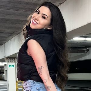 Meet your Posher, Clarissa